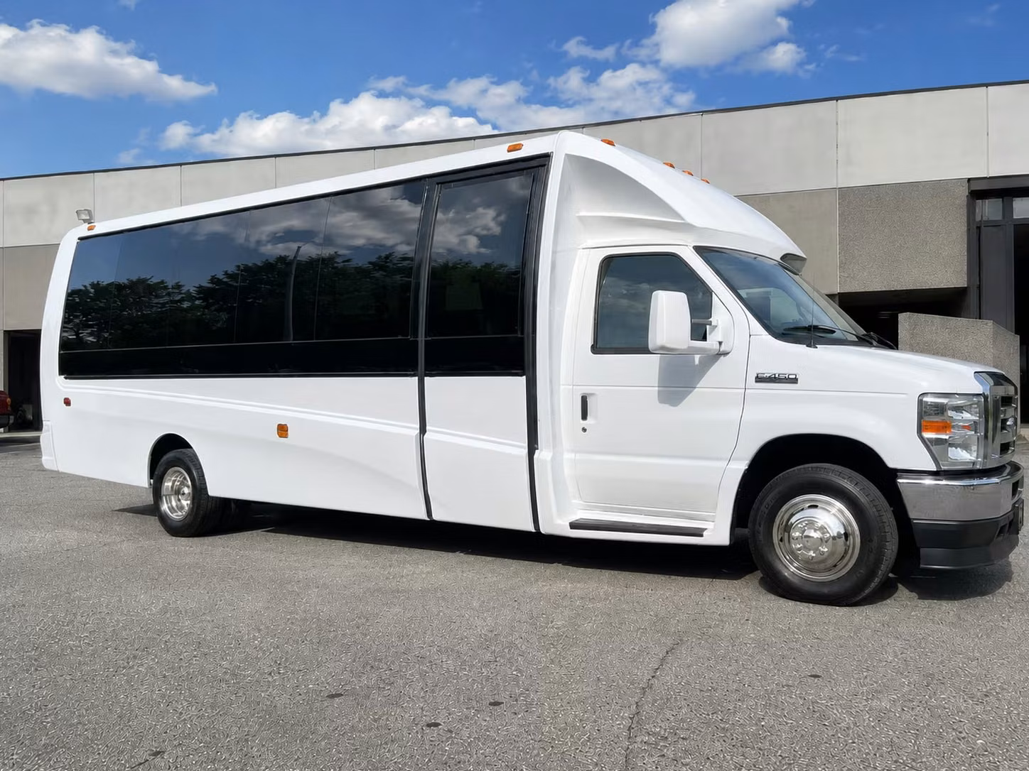 15 passenger minibus