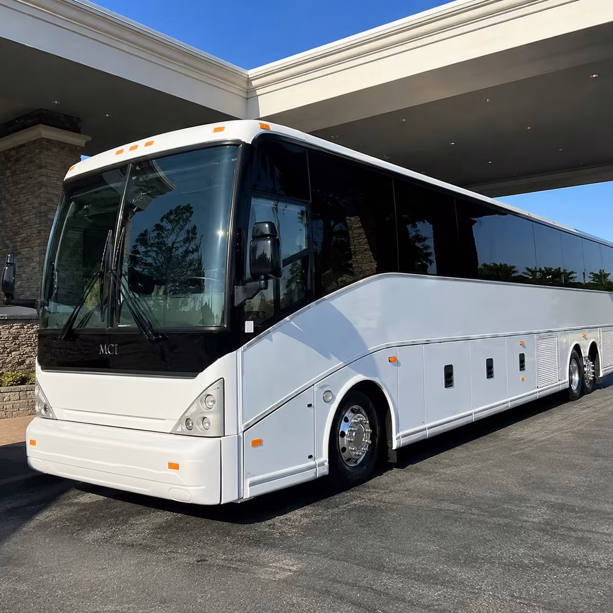 medical center staff healthcare workers and large hospital groups can rely on clovis airport shuttles