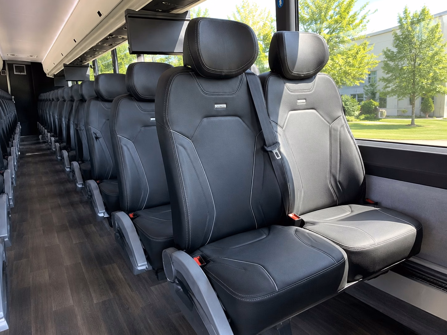 out of town guest shuttles from fresno yosemite international airport to clovis